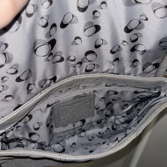 Authentic Coach Poppy Silver Leather Layla Shoulder Bag Y2K - Picture 4 of 9